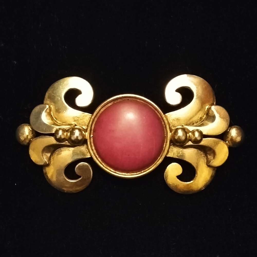 Vintage Signed Carol Dauplaise Brooch Pin Gold Tone Dark Red/Plum Center